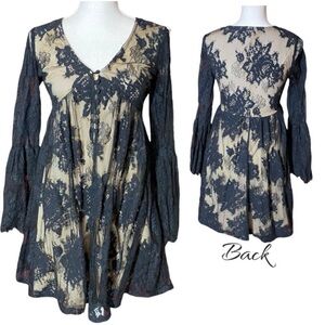 xhilaration Nude & Black Eyelash Floral Lace Long Flared Bell Sleeves Dress Size